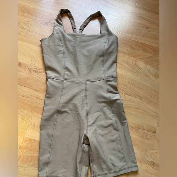 YPB Sculpt-LUX Squareneck Onesie - Picture 4 of 7